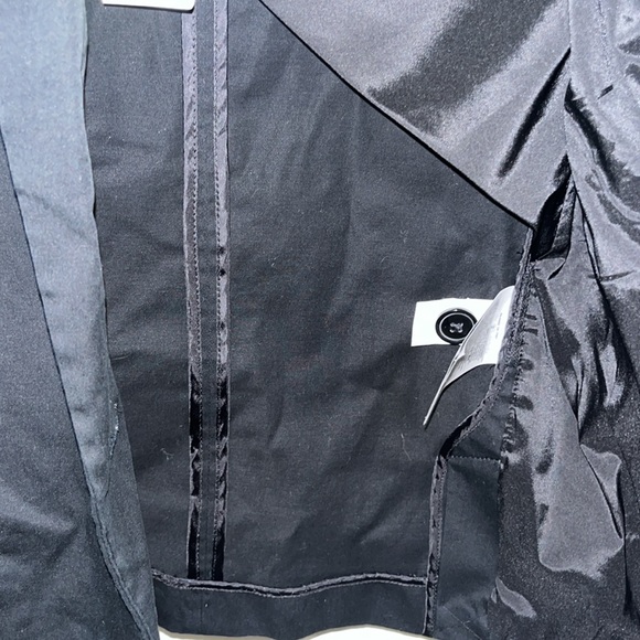 Black banana republic two button, polyester, blazer - Picture 4 of 9